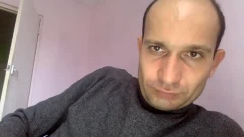 Snapshot of sparei7 chatting on 12/27/24, 10:34 Snaiky online show from 12/27/24, 10:34