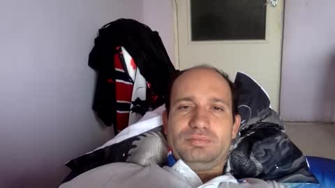 Snapshot of sparei7 chatting on 10/26/25, 10:21 Snaiky online show from 10/26/25, 10:21