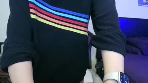 Snapshot of sparkle_pinuppp chatting on 11/15/25, 10:01 Tip 1 token Follow me on instagram Sparkle pinuppp online show from 11/15/25, 10:01