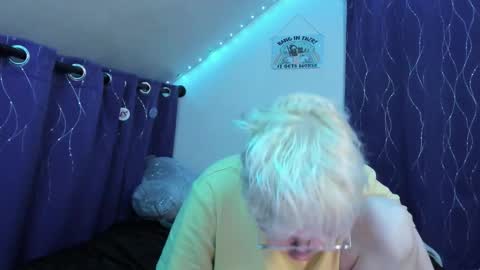 Snapshot of sparkling_water_hate_club chatting on 11/29/25, 05:21 Atticus Pendragon online show from 11/29/25, 05:21