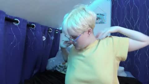 Snapshot of sparkling_water_hate_club chatting on 11/30/25, 10:58 Atticus Pendragon online show from 11/30/25, 10:58