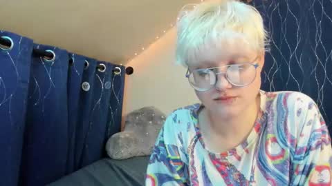 Snapshot of sparkling_water_hate_club chatting on 12/13/25, 10:59 Atticus Pendragon online show from 12/13/25, 10:59