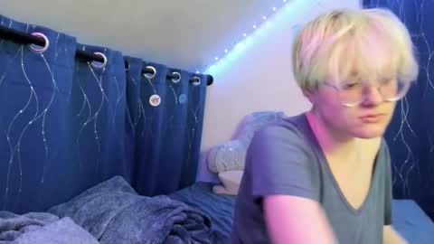 Snapshot of sparkling_water_hate_club chatting on 02/15/26, 04:20 Atticus Pendragon online show from 02/15/26, 04:20