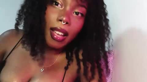 Soleil online show from 11/24/25, 02:06