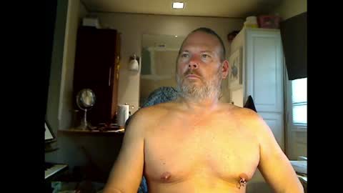 Snapshot of sparky401 chatting on 01/05/25, 12:20 sparky401 online show from 01/05/25, 12:20