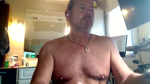 Snapshot of sparky401 chatting on 12/21/25, 03:41 sparky401 online show from 12/21/25, 03:41