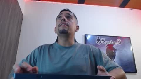     online show from 12/22/25, 05:15