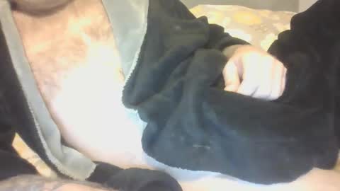 Snapshot of species98 chatting on 01/18/25, 08:41 species online show from 01/18/25, 08:41