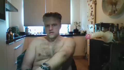 Snapshot of spectacularguy chatting on 02/21/25, 02:16 DutchDude online show from 02/21/25, 02:16
