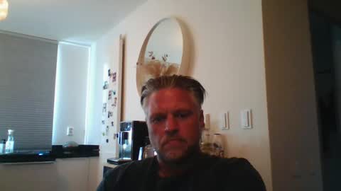 Snapshot of spectacularguy chatting on 04/21/26, 09:15 DutchDude online show from 04/21/26, 09:15