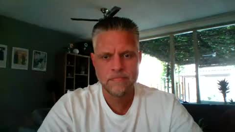 Snapshot of spectacularguy chatting on 07/03/26, 07:04 DutchDude online show from 07/03/26, 07:04