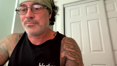 specter1972 online show from 12/21/25, 07:10