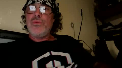 Snapshot of specter1972 chatting on 04/05/26, 12:52 specter1972 online show from 04/05/26, 12:52