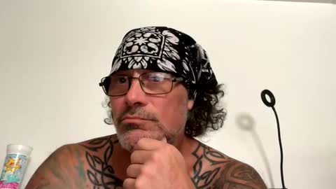 Snapshot of specter1972 chatting on 04/05/26, 04:26 specter1972 online show from 04/05/26, 04:26