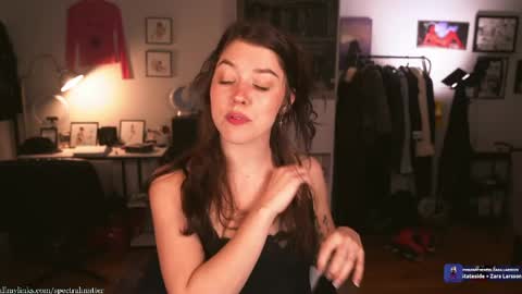 Snapshot of spectralmatter chatting on 04/07/26, 10:09 m online show from 04/07/26, 10:09