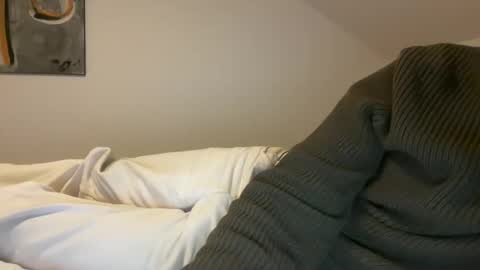 Snapshot of spencerc87 chatting on 10/31/25, 07:37 spencerc87 online show from 10/31/25, 07:37