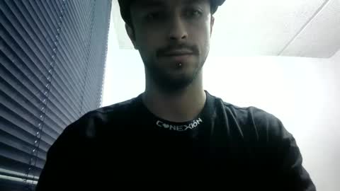 Snapshot of sperm_donor94 chatting on 12/17/24, 07:37 sperm_donor94 online show from 12/17/24, 07:37