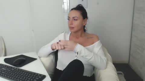 Carla online show from 01/15/25, 06:29