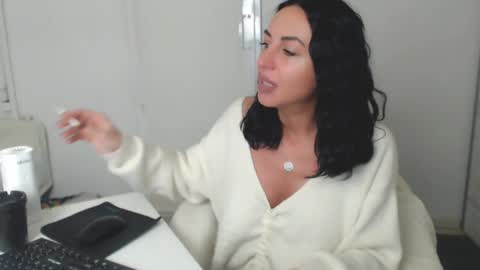 Carla online show from 02/04/25, 04:29