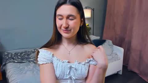 Snapshot of spiceofalex chatting on 12/13/25, 07:53 Elva online show from 12/13/25, 07:53