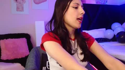 scarlett online show from 11/05/25, 01:22