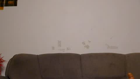Snapshot of spicy_angels chatting on 06/25/26, 06:01 Quinter Cheeky online show from 06/25/26, 06:01