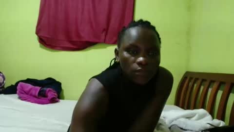 spicy_bella69 online show from 05/16/26, 07:56