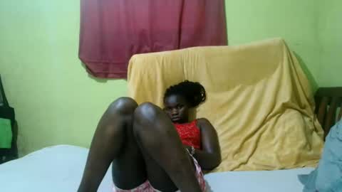 spicy_bella69 online show from 05/19/26, 06:31