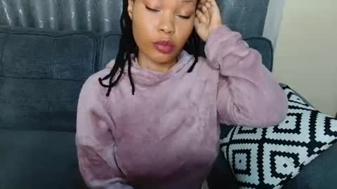 Snapshot of spicy_kerrine chatting on 04/18/26, 02:37 Spicy kerrine online show from 04/18/26, 02:37