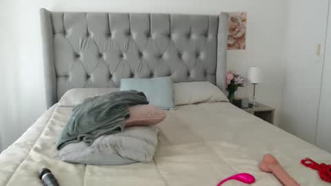 Snapshot of spicyangie chatting on 01/14/25, 09:35 Im Angela online show from 01/14/25, 09:35