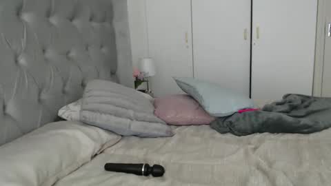 Snapshot of spicyangie chatting on 01/28/25, 08:14 Im Angela online show from 01/28/25, 08:14