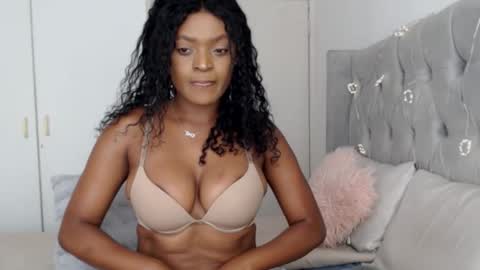 Snapshot of spicyangie chatting on 10/23/25, 04:45 Im Angela online show from 10/23/25, 04:45