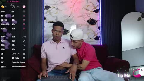 Snapshot of spicyboys_ chatting on 09/30/25, 09:20    online show from 09/30/25, 09:20