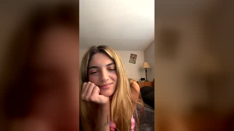 Snapshot of spicydiamond23 chatting on 05/29/26, 10:19 spicydiamond23 online show from 05/29/26, 10:19