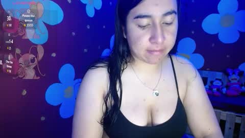 Snapshot of spicydoll4 chatting on 12/17/25, 12:22 Veronica online show from 12/17/25, 12:22