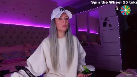 Alicia online show from 12/20/25, 10:11