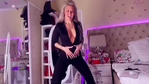 Alicia online show from 03/27/26, 08:48