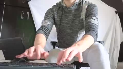 Marco. When Im offline you can view premium content in bio online show from 10/15/25, 12:05