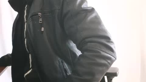 Marco. When Im offline you can view premium content in bio online show from 01/14/26, 09:48