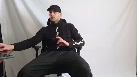 Marco. When Im offline you can view premium content in bio online show from 02/03/26, 12:54