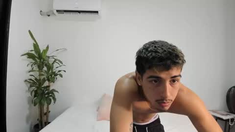 Snapshot of spider_master77 chatting on 10/25/25, 08:03 spider master online show from 10/25/25, 08:03