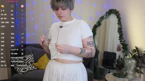 Snapshot of spiderarti chatting on 12/15/25, 09:30 spiderarti online show from 12/15/25, 09:30