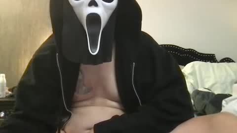 Snapshot of spiderspunk_172 chatting on 02/17/25, 02:53 Ghost Face666 online show from 02/17/25, 02:53