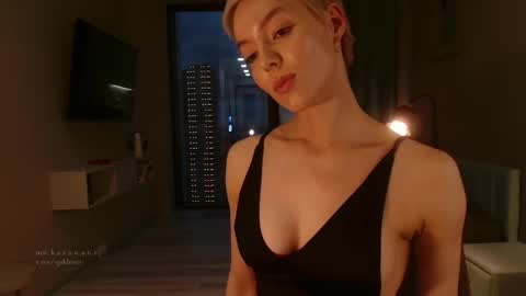 Snapshot of spiklencii chatting on 09/25/25, 03:27 Elizabeth online show from 09/25/25, 03:27