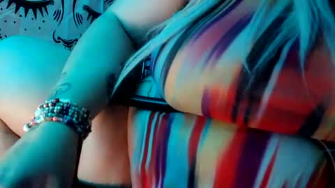 Snapshot of spinnerbitch chatting on 11/06/25, 12:39 Vanessa Spade online show from 11/06/25, 12:39