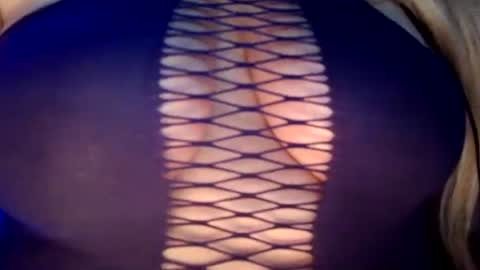 Snapshot of spinnerbitch chatting on 11/12/25, 05:57 Vanessa Spade online show from 11/12/25, 05:57