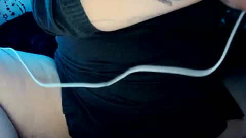 Snapshot of spinnerbitch chatting on 11/25/25, 10:48 Vanessa Spade online show from 11/25/25, 10:48