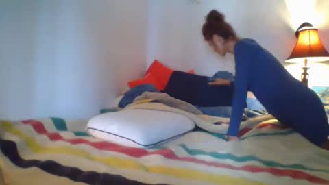 Snapshot of spinwithus chatting on 10/19/25, 06:41 Rose online show from 10/19/25, 06:41