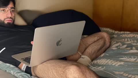 Snapshot of spitzen1 chatting on 02/15/25, 04:45 spitzen1 online show from 02/15/25, 04:45