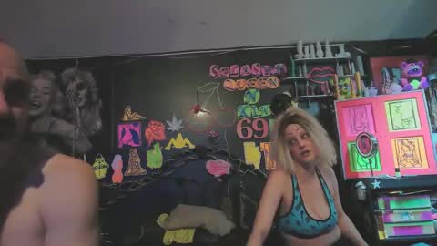 Snapshot of splashh_queen420 chatting on 04/04/26, 12:31 Daddy His Splash Queen online show from 04/04/26, 12:31